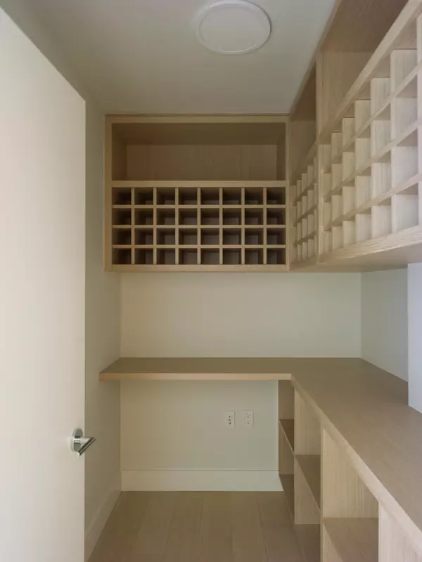 Vancouver, BC V6N 0E8,3636 W 39th AVE #302