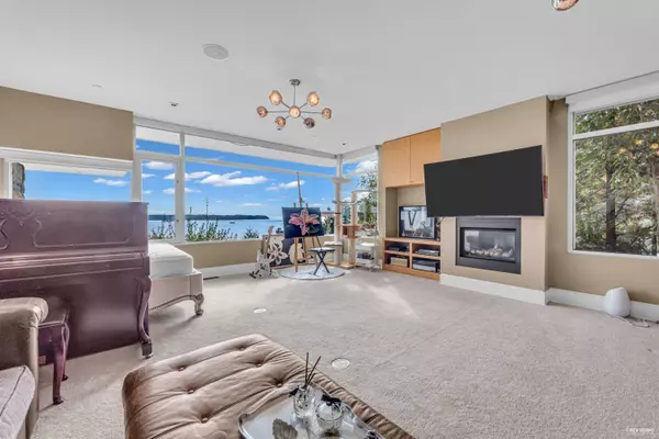 4313 Rockridge RD West Vancouver, BC V7W 1A6