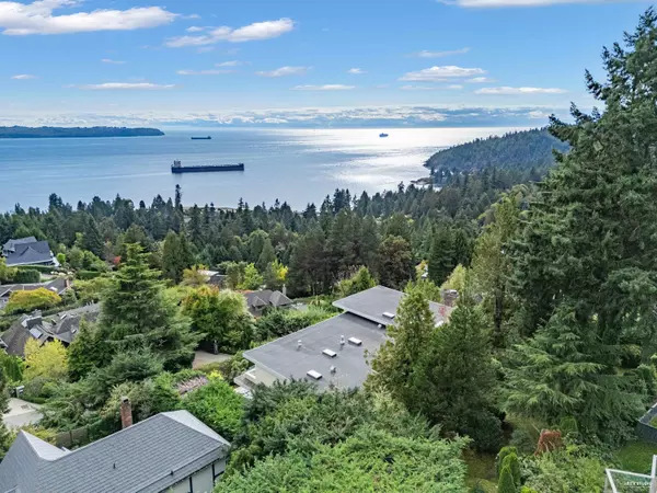 West Vancouver, BC V7W 1A6,4313 Rockridge RD