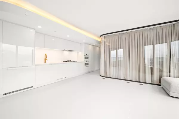 Vancouver, BC V6E 0E5,1033 Nelson ST #3708