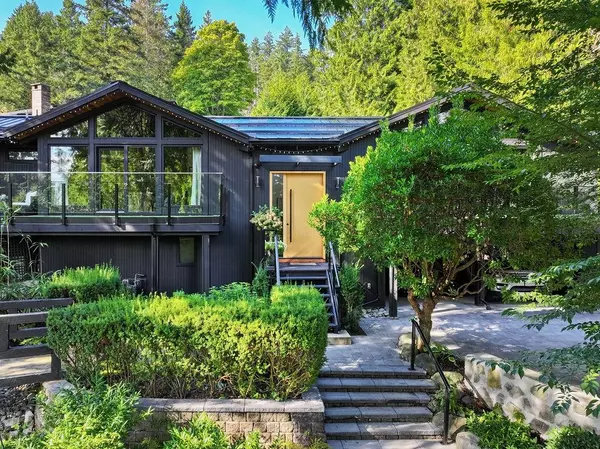 West Vancouver, BC V7W 1E9,4645 Caulfeild DR