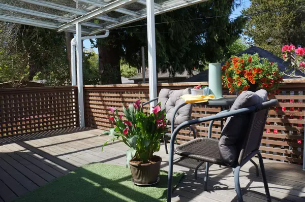 Vancouver, BC V6R 3E7,4427 W 16th AVE