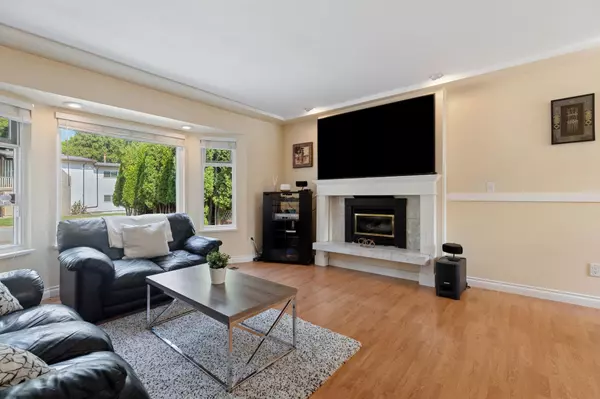 Port Coquitlam, BC V3B 4X6,1068 Spruce ST