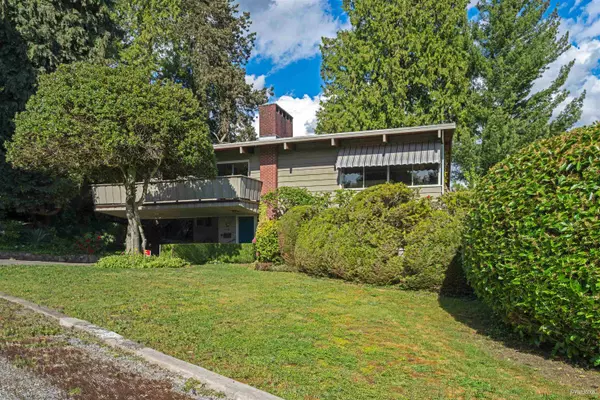 West Vancouver, BC V7V 2T7,1752 Ottawa PL