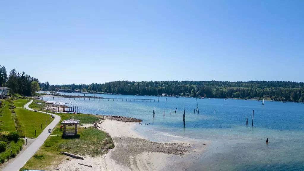 Sechelt, BC V7Z 0S2,5993 Beachgate LN