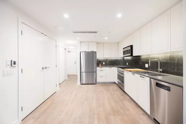 North Vancouver, BC V7J 0E2,1401 Hunter ST #502
