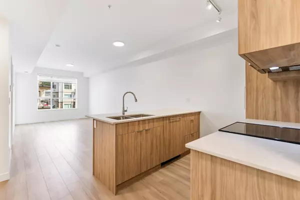 Maple Ridge, BC V2X 4N1,11913 Burnett ST #309