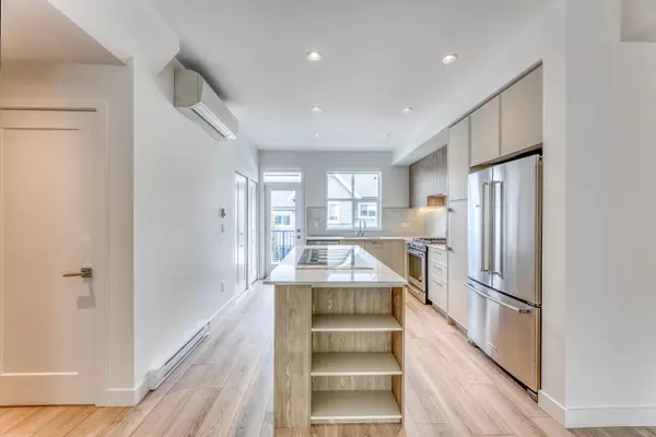 Coquitlam, BC V3E 0V9,3421 Queenston AVE #120