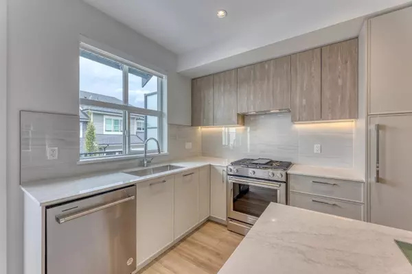 Coquitlam, BC V3E 0V9,3421 Queenston AVE #120