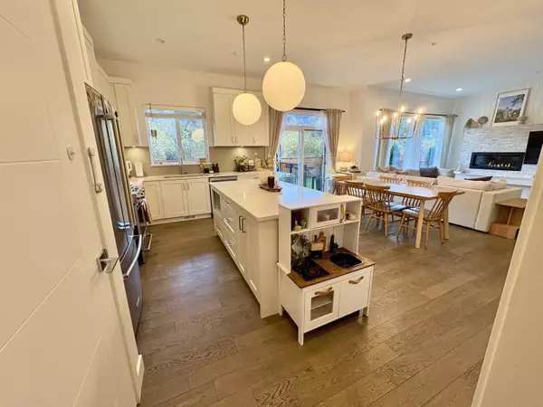 Squamish, BC V8B 0H3,39212 Cardinal DR