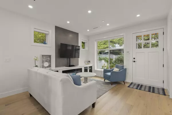 Vancouver, BC V5M 1R3,2666 E 6th AVE
