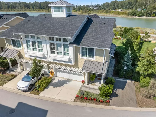 Ladner, BC V4K 0C9,5551 Admiral WAY #12B