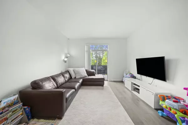 Surrey, BC V3S 0A9,15235 Sitka DR #150