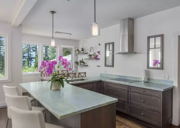 Britannia Beach, BC V0N 1J0,679 Copper DR