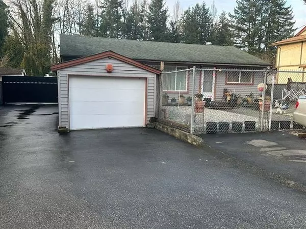 9117 149 ST, Surrey, BC V3R 3Z5