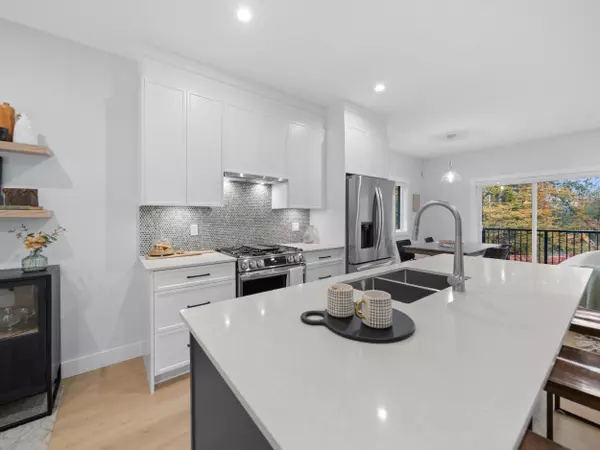 Surrey, BC V4N 4J8,9688 182a ST #3