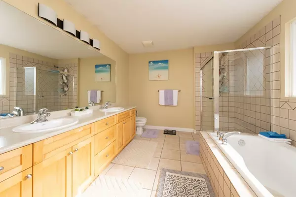 Maple Ridge, BC V2W 2G1,23622 111a AVE