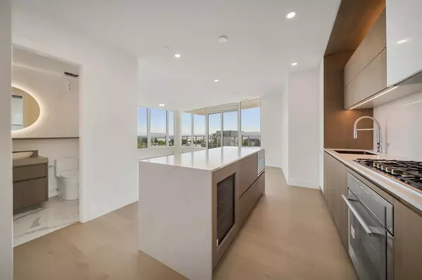 White Rock, BC V4B 3Z3,1342 Johnston RD