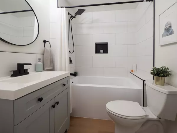 617 Gower Point RD Gibsons, BC V0N 1V8