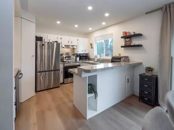 Gibsons, BC V0N 1V8,617 Gower Point RD