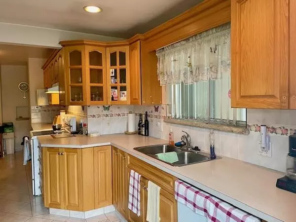 Vancouver, BC V5M 2M6,3168 E 16th AVE