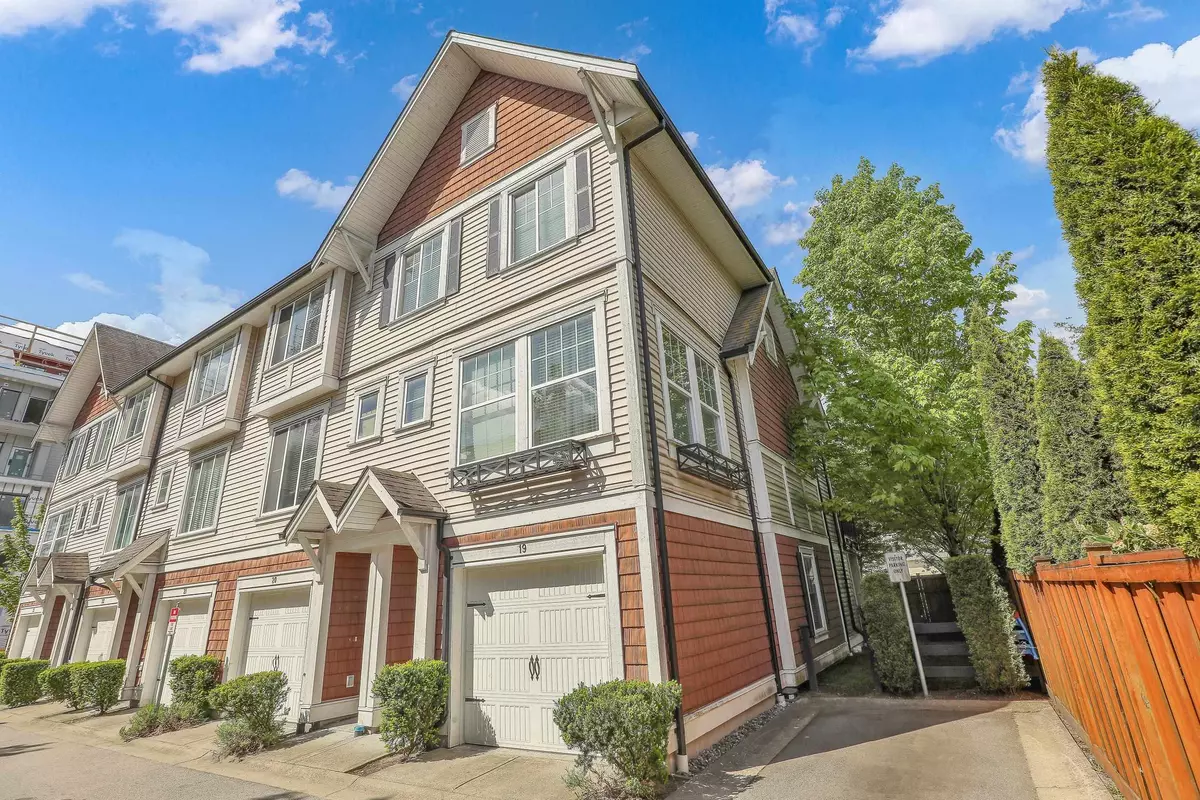 Surrey, BC V4N 1G9,8713 158 ST #19