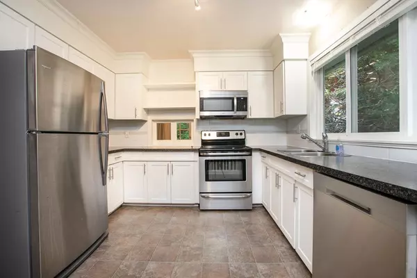 Delta, BC V4M 3B2,128 53 ST