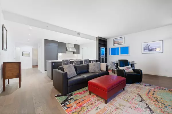 Vancouver, BC V6C 3L2,288 W 1st AVE #1606