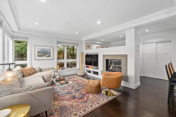 Vancouver, BC V6K 1G5,2435 W 1st AVE #2