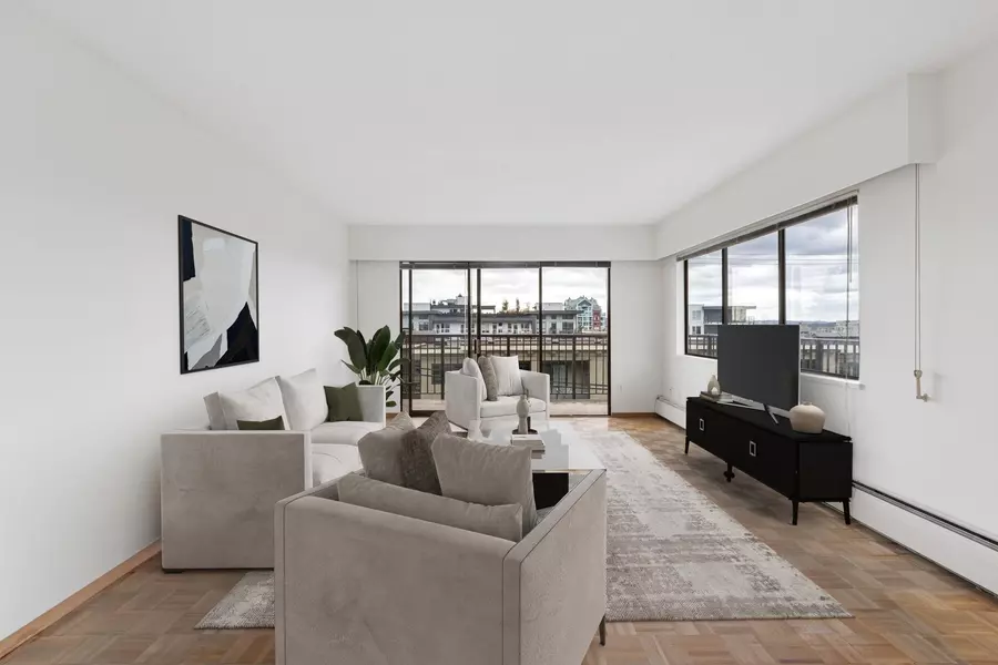 155 E 5th ST #211, North Vancouver, BC V7L 1L3