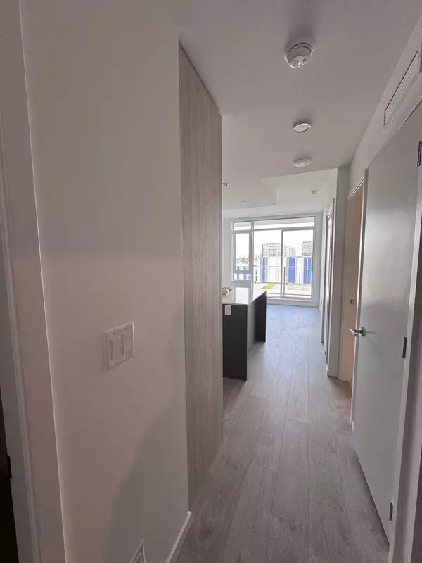 Richmond, BC V6Y 1Y3,6600 Minoru BLVD #565