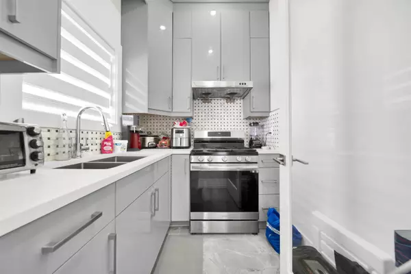 Surrey, BC V4N 1N2,19415 70 AVE