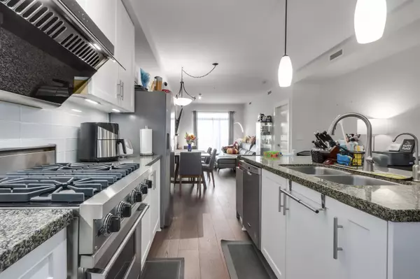 6077 London RD #209 Richmond, BC V6E 0A7