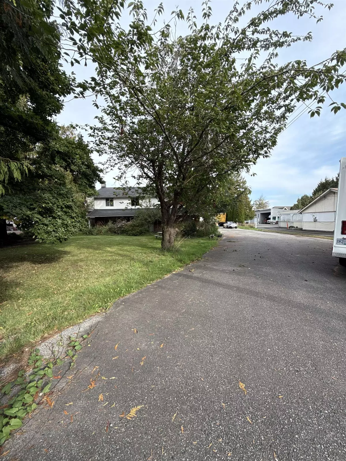 Richmond, BC V6W 1B6,13671 Blundell RD