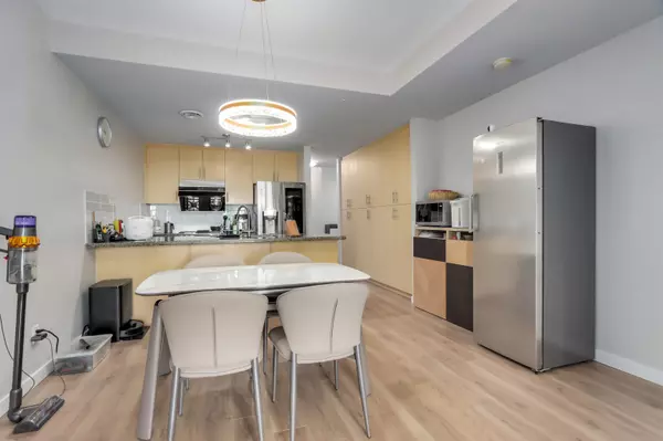 Richmond, BC V6E 0A7,6077 London RD #204