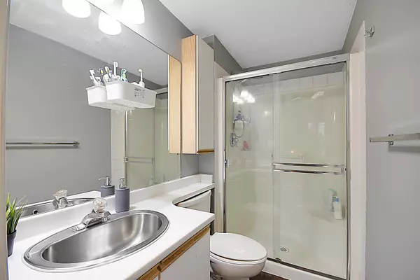 Surrey, BC V3W 0T4,13918 72 AVE #118