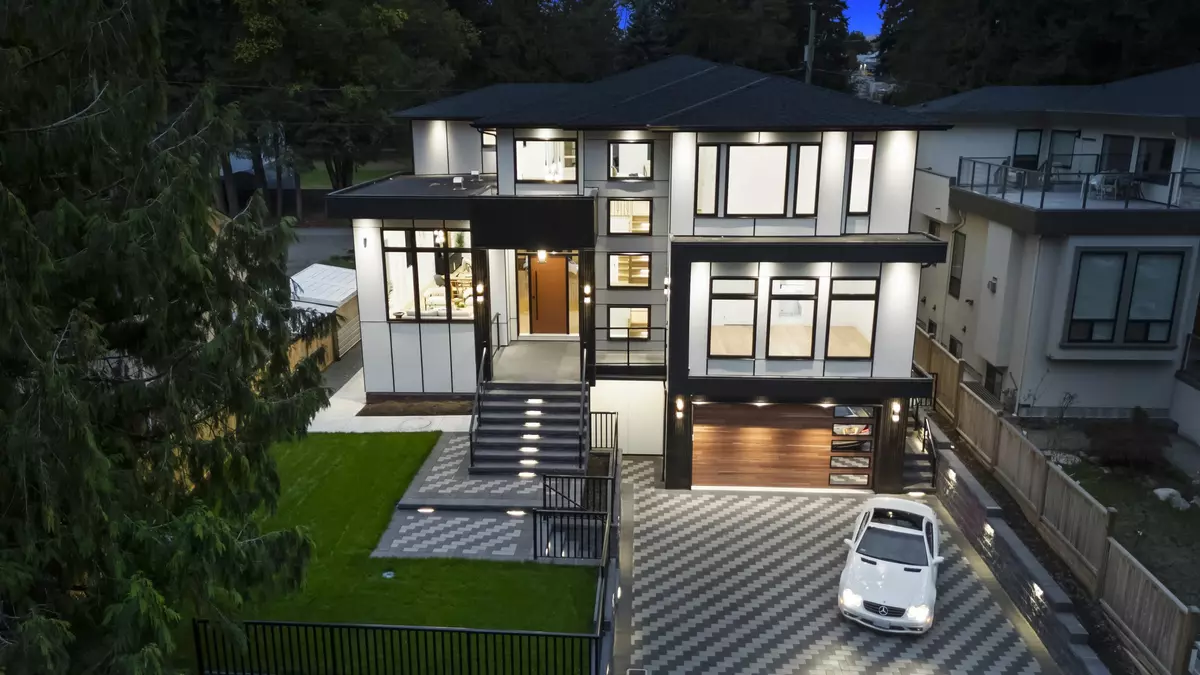 Surrey, BC V4P 1E9,15420 27a AVE