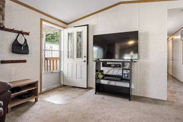 Chilliwack, BC V2R 3R7,46484 Chilliwack Lake RD #27