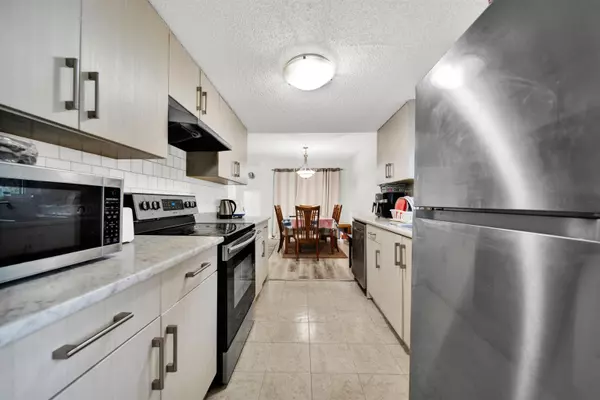 Surrey, BC V3W 7Z2,13275 70b AVE #104