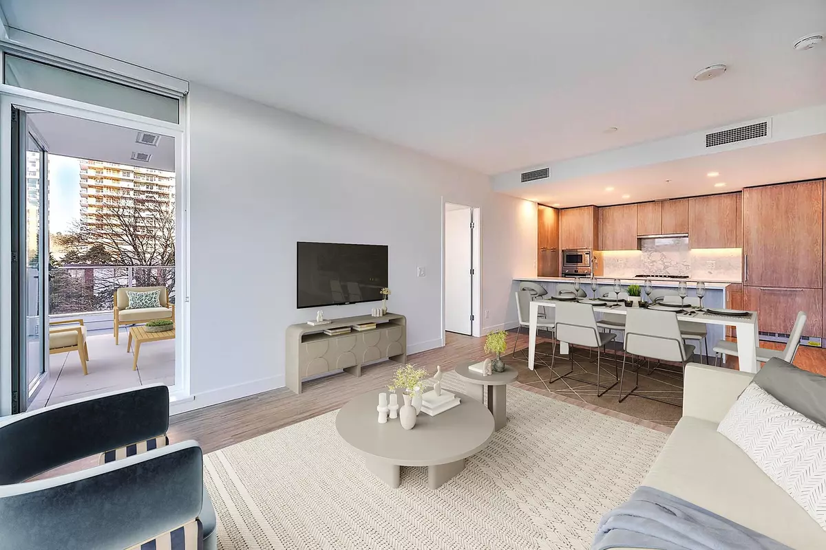 Burnaby, BC V5H 0K7,6398 Silver AVE #303