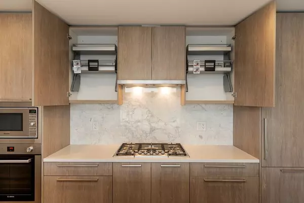 Burnaby, BC V5H 0K7,6398 Silver AVE #303