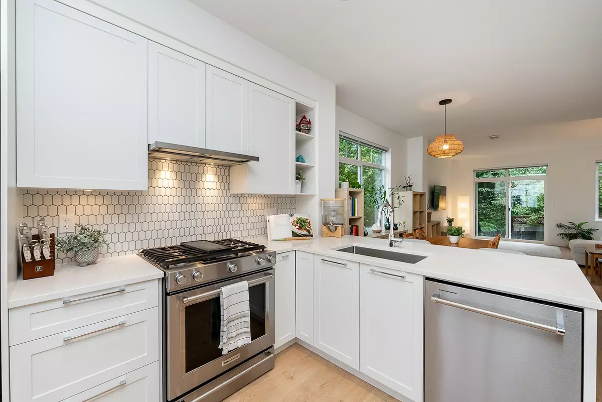 Coquitlam, BC V3B 0R6,1220 Rocklin ST #142