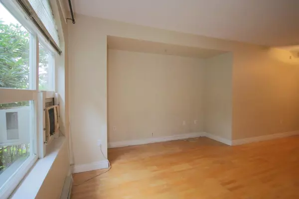 Richmond, BC V7C 5R9,5888 Dover CRES #102