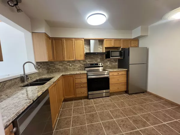 Squamish, BC V8B 0K2,1468 Pemberton AVE #305