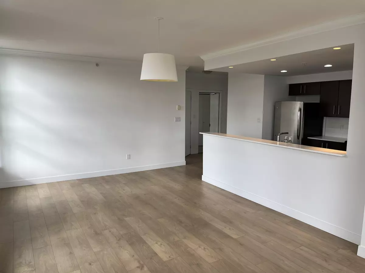 Vancouver, BC V6A 4L8,189 National AVE #904