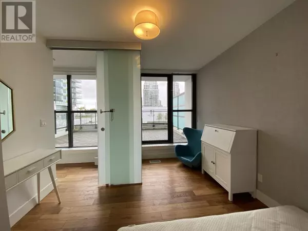 Burnaby, BC V5C 0K2,2368 Alpha AVE