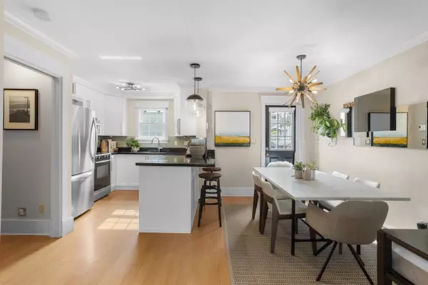 Vancouver, BC V6H 1B8,1365 W 7th AVE