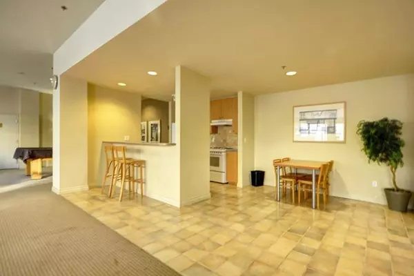 Richmond, BC V6Y 1P6,8460 Granville AVE #605