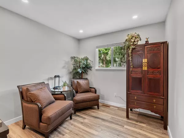 Port Coquitlam, BC V3B 7H2,3440 Coast Meridian RD #7