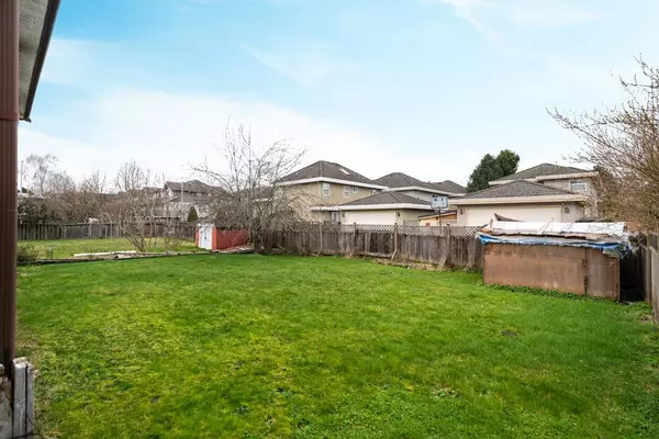 Richmond, BC V6Y 2E8,8411 Rideau DR